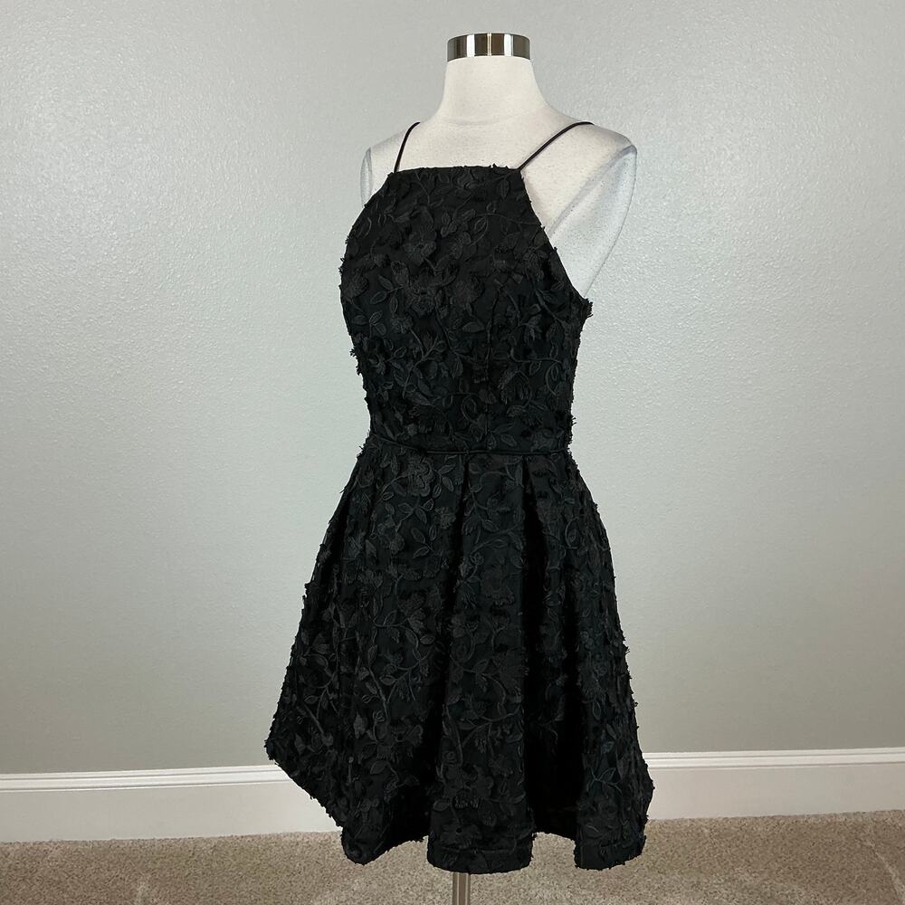 AQUA Embroidered Lace Fit and Flare Mini Cocktail Dress Black Size 8 LBD - Picture 5 of 13